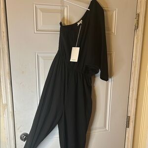 ANDREE BY UNIT Elegant Black Garment